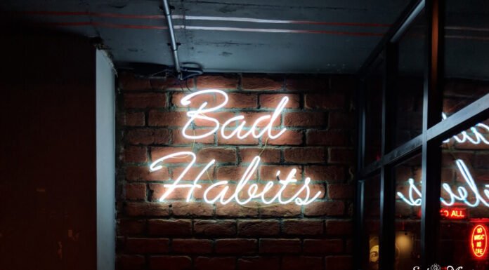 ये 10 बुरी आदतें अभी छोड़ दो, नहीं तो बाद में पड़ेगा पछताना! bad habits to quit