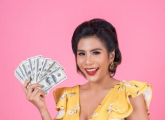 ओवेरस्पेन्डिंग की आदत भी कर सकती है आपकी मेंटल हेल्थ को ख़राब! Overspending